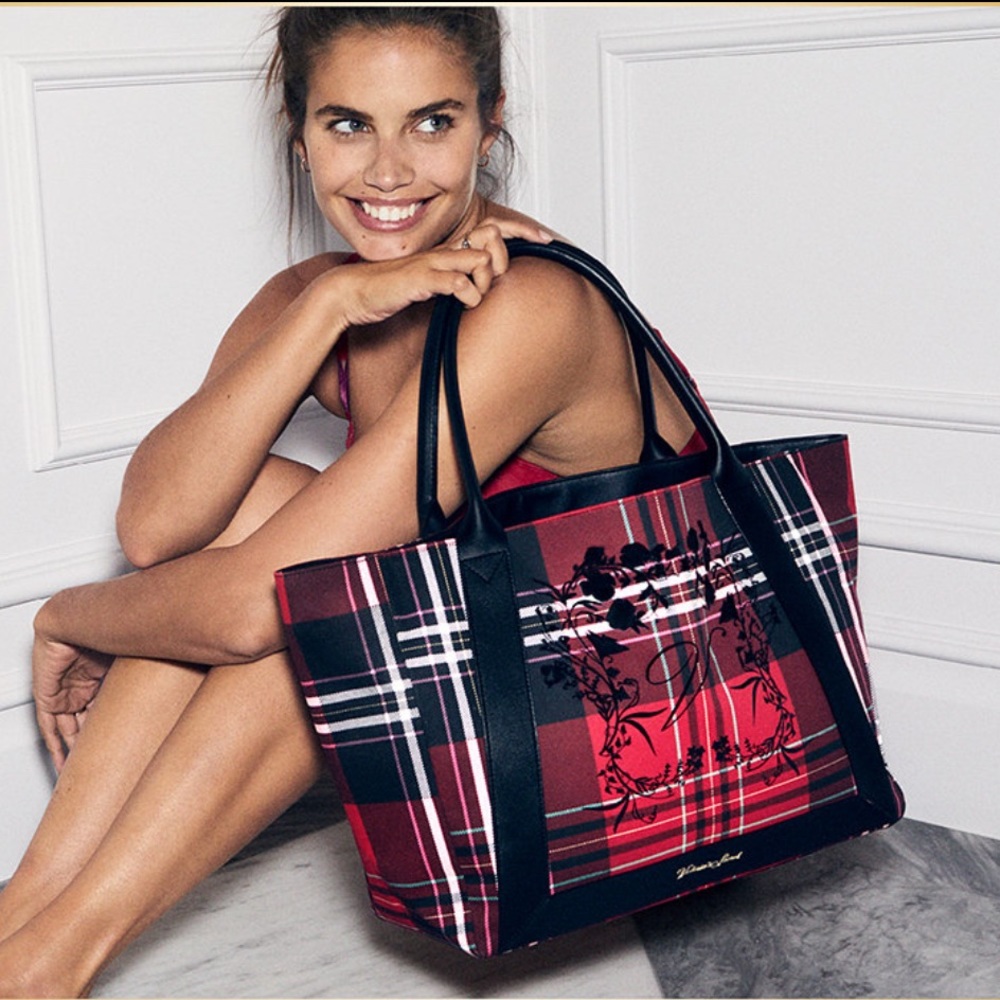 NWT VS Plaid Tote 👜 SO Adorable! 😍
